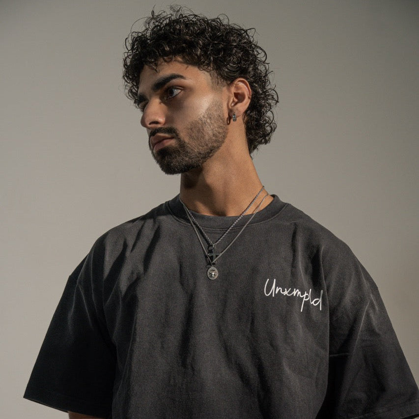 BLACK LOGO TEE